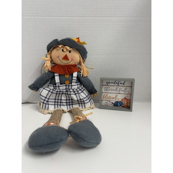 2 Piece Fall Harvest Thanksgiving Lot Scarecrow And Small Freestanding Sign Lot - Picture 1 of 5
